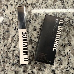 IL MAKIAGE Woke Up Like This Foundation in Shade 020